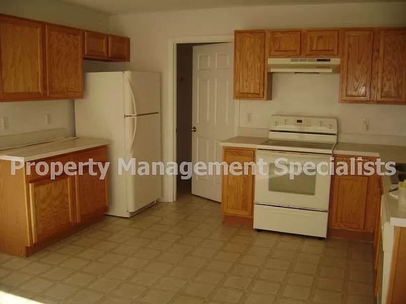 826 Battery Pointe Drive – photo 3