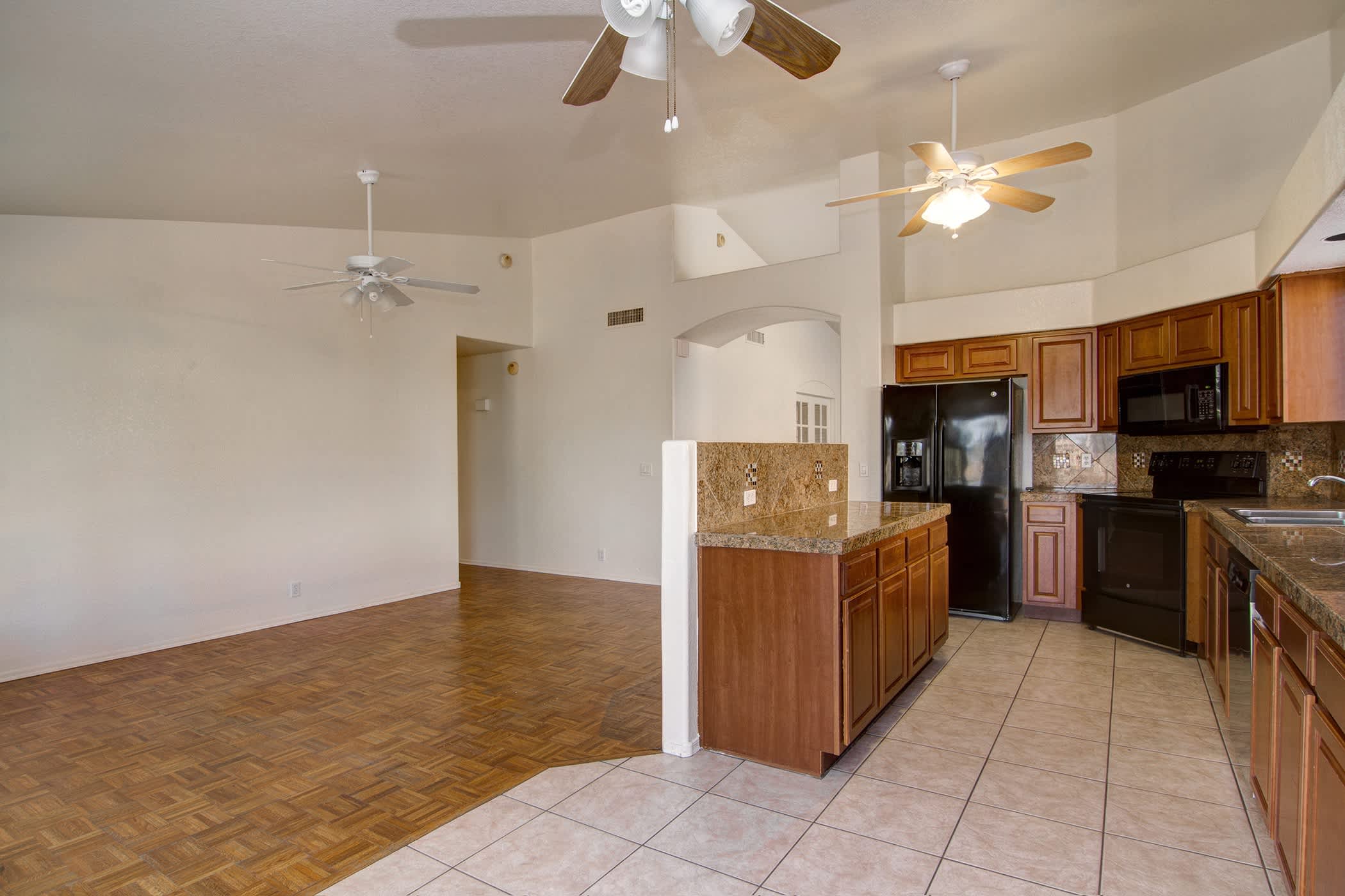 6607 North 89th Avenue – photo 4