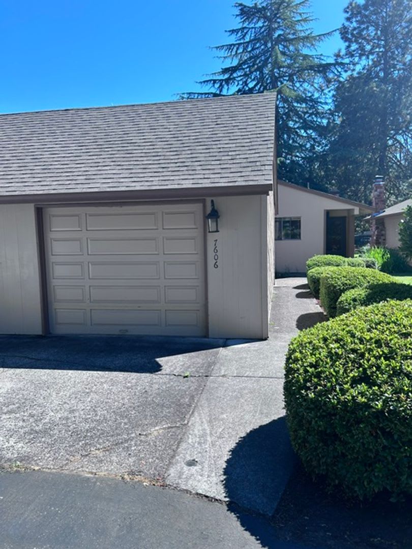 Groovy Townhouse-55+ in Hazel Dell – photo 1