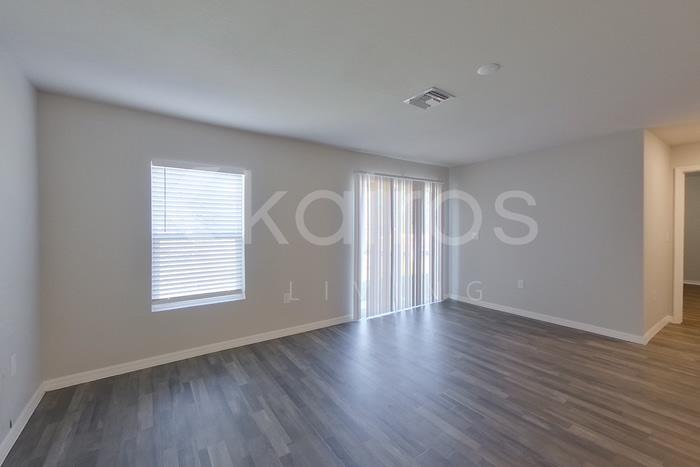 855 Cervantes Street East – photo 2