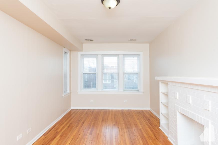 4453 N Hamlin – photo 3