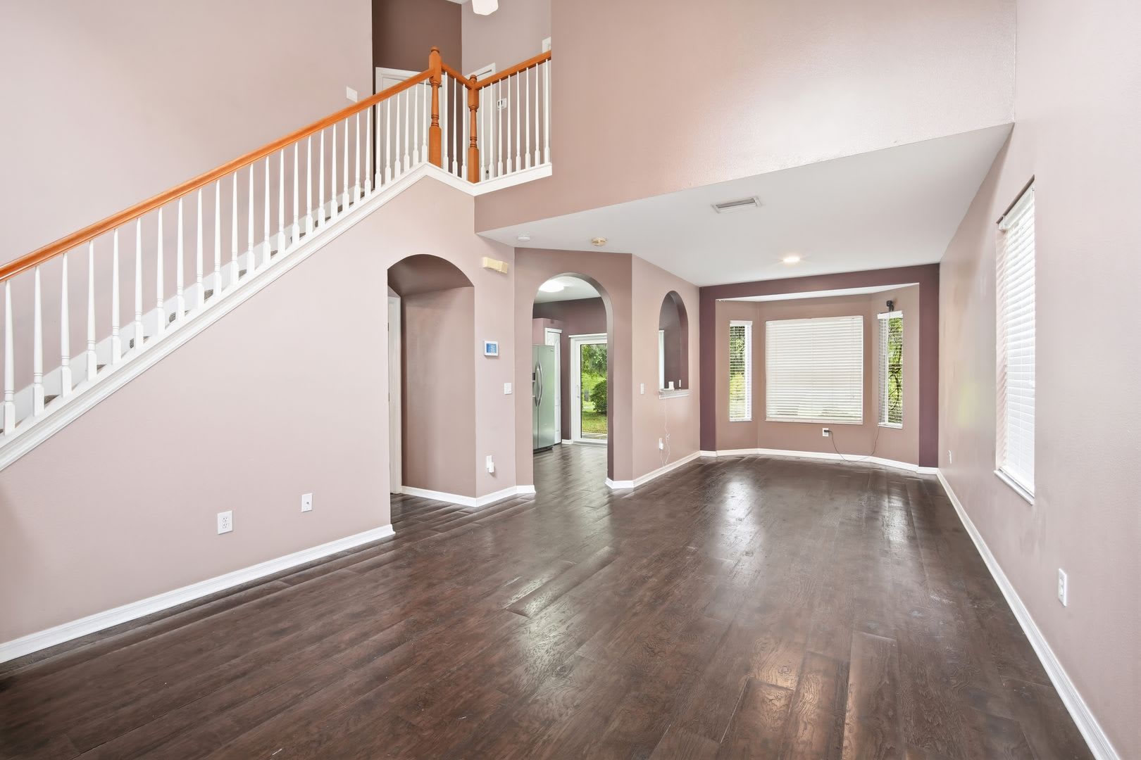 Two-story 4BR/2BA New Tampa home with pond view. – photo 4