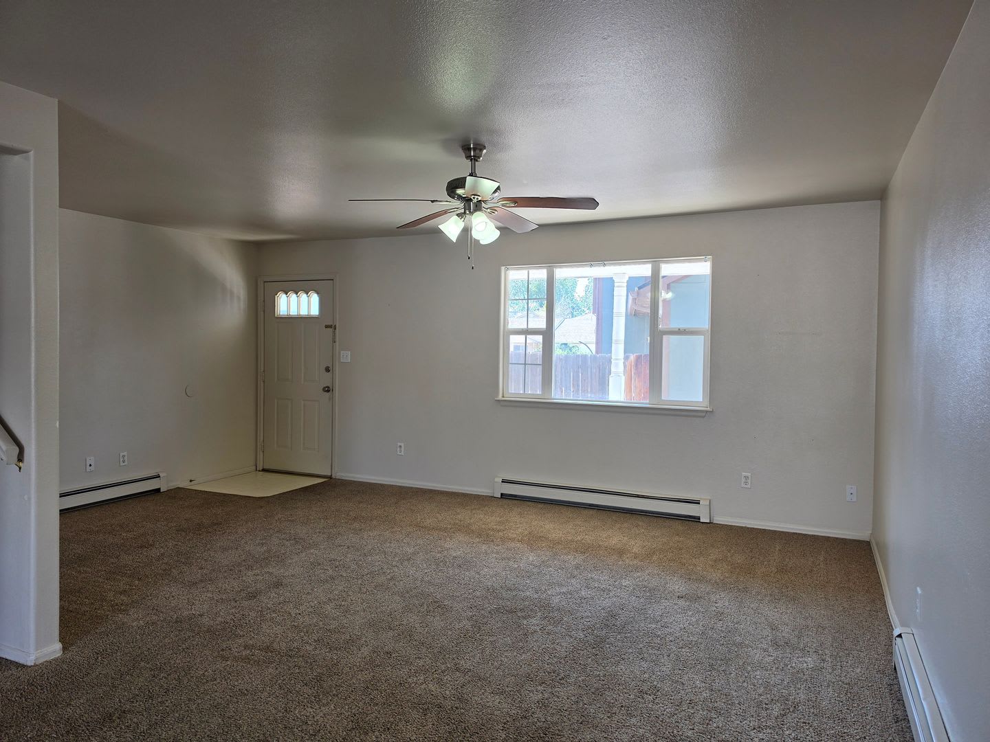 3 Bed 2 1 2 Bath Single Family Home In Fruitvale – photo 3