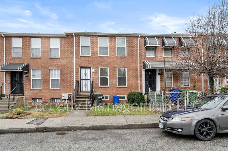 1507 Retreat Street 1 – photo 1