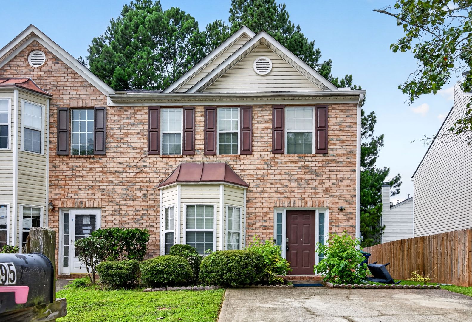 Spacious 3 Bed / 2 Bath Townhouse in Atlanta – $1,995/mo (Trash & Landscaping Included!) – photo 1