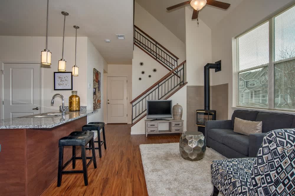 Ironhorse Apartments – photo 2