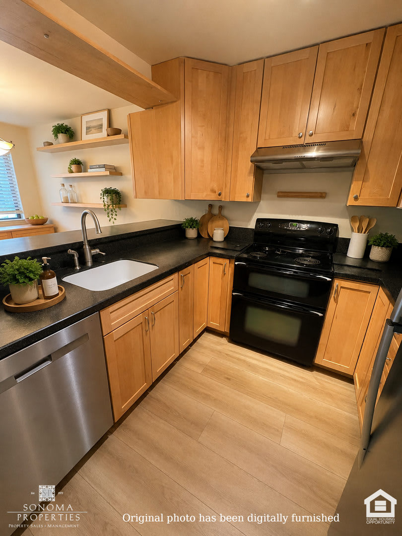 Charming Downtown Sonoma Condo – 2bd/1ba – Water &amp; Garbage Paid! – photo 3