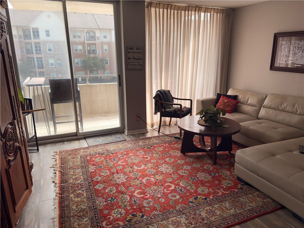 715 S Upper Broadway Street – photo 2