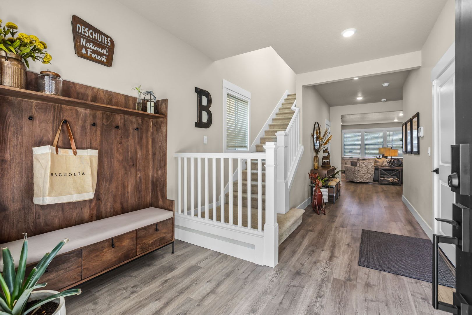 Modern 5 Bedroom Home with Bonus Room – photo 4