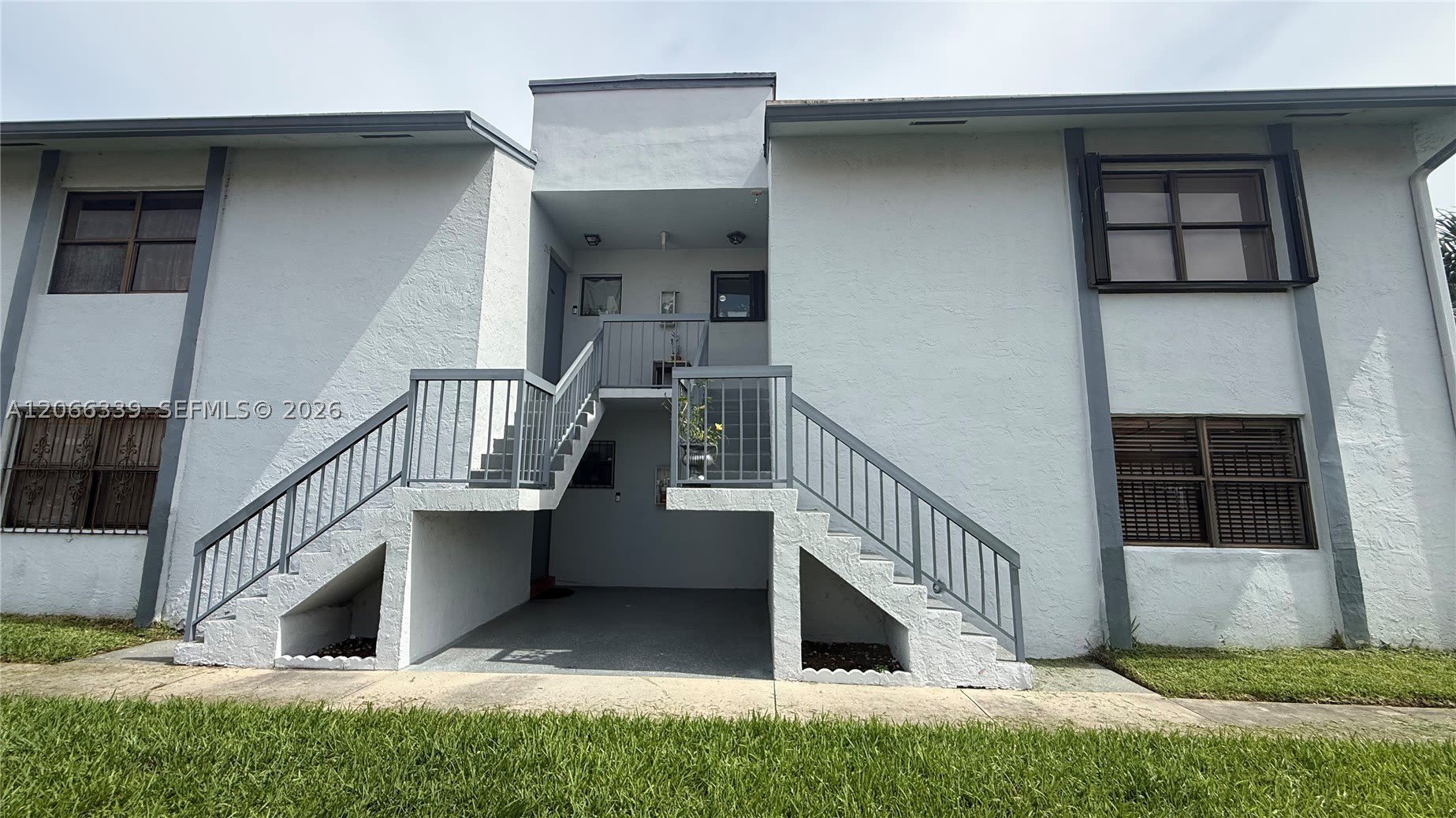 2750 W 63rd Pl – photo 1