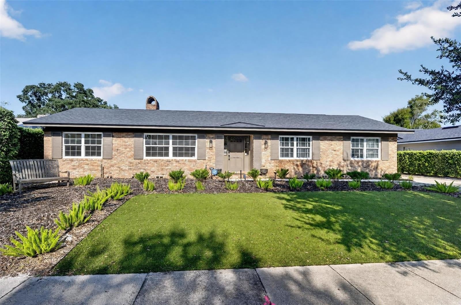 677 SELKIRK Drive – photo 3