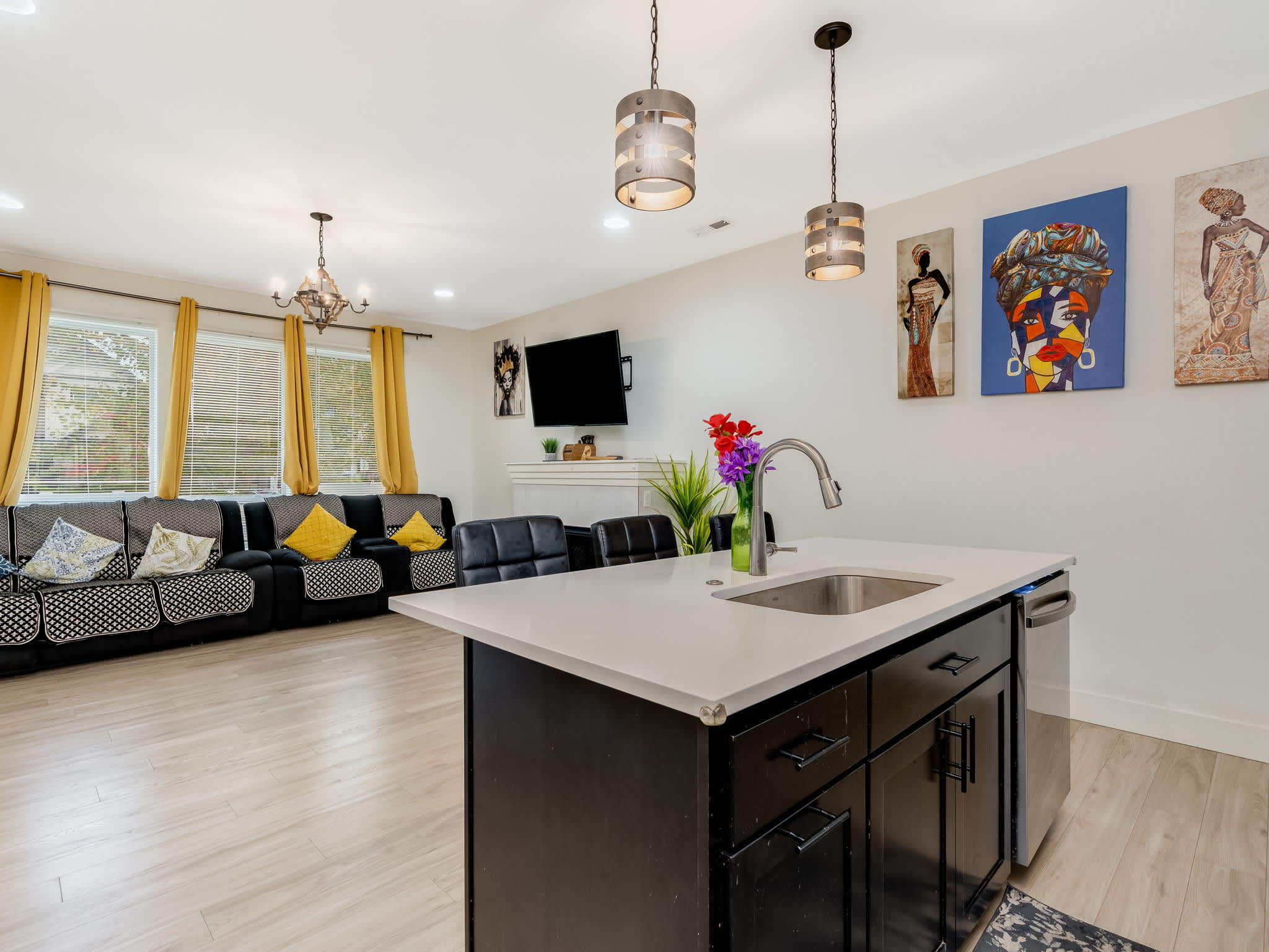 579 Northwest Adams Avenue – photo 4