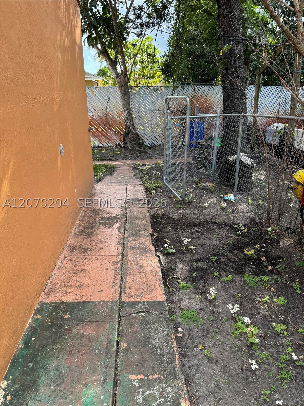 1018 N 17Th Ct – photo 2