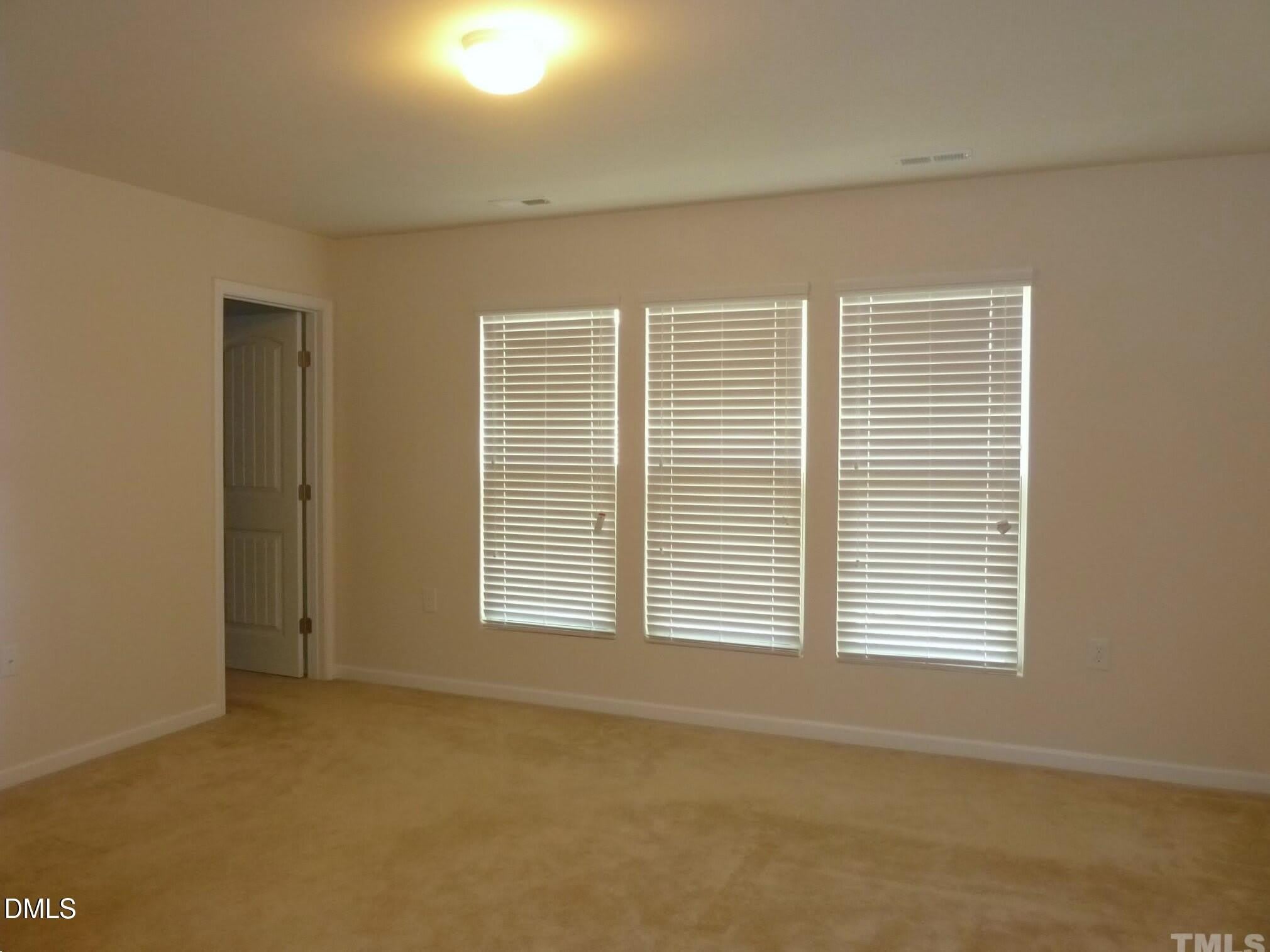 521 Denhoff Drive – photo 5