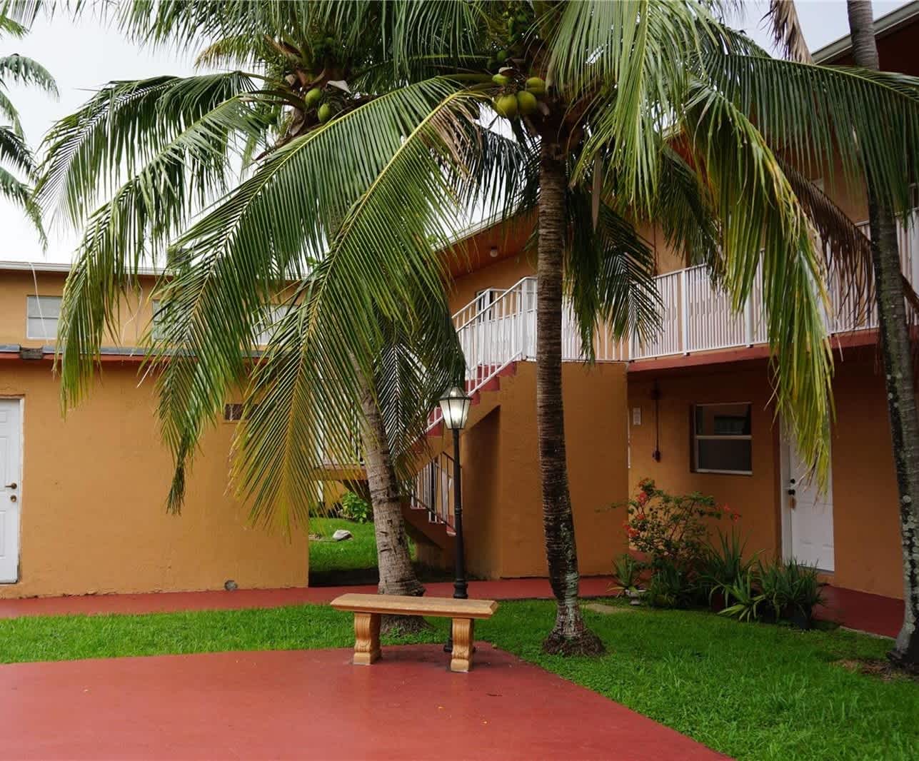 1265 W 24 St, Unit 224 – photo 1