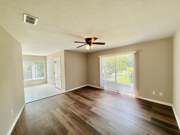 1636 Brentlawn Street – photo 2