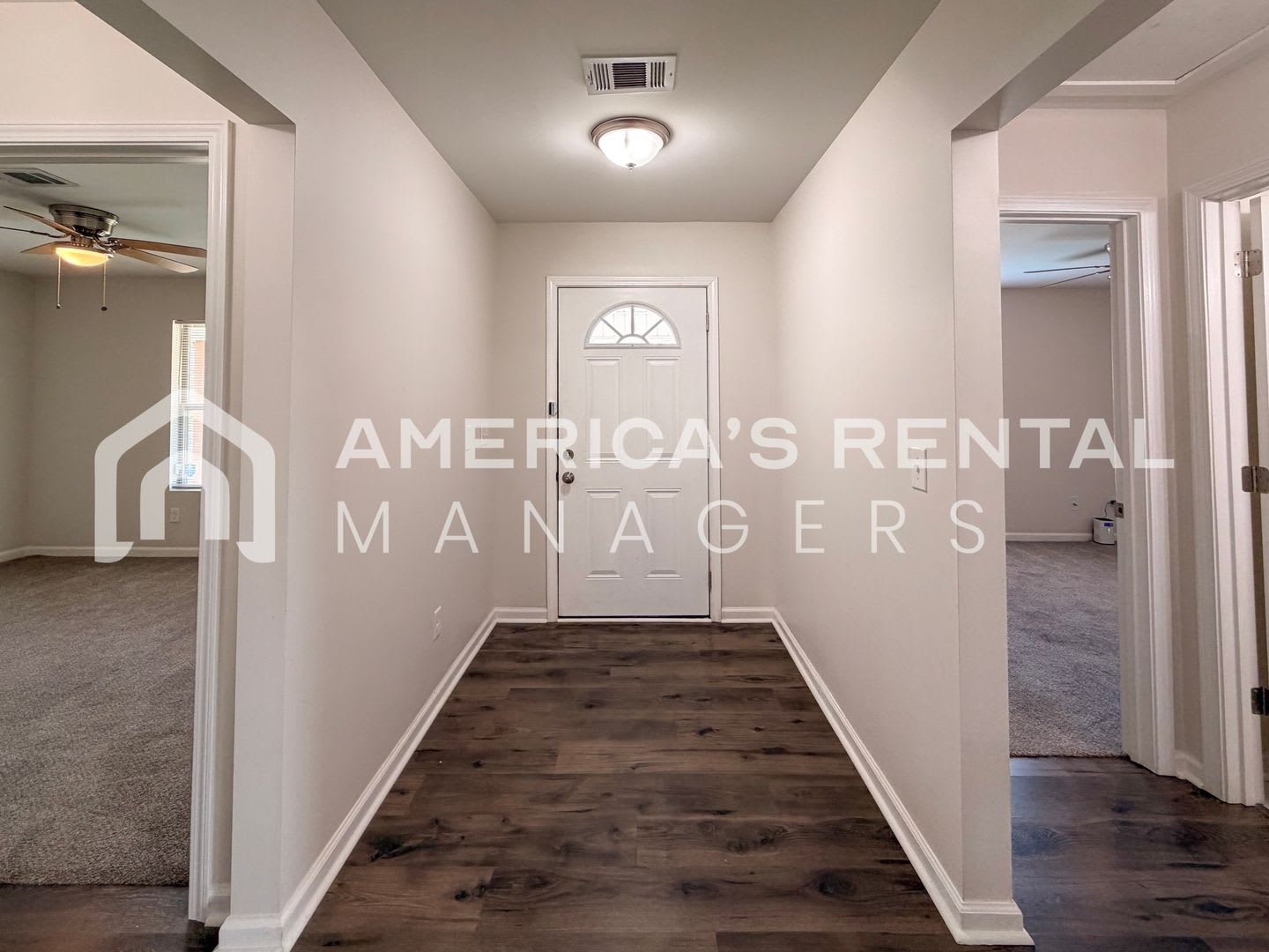 Comfort, Convenience & Style in Burbank Crossing – photo 4