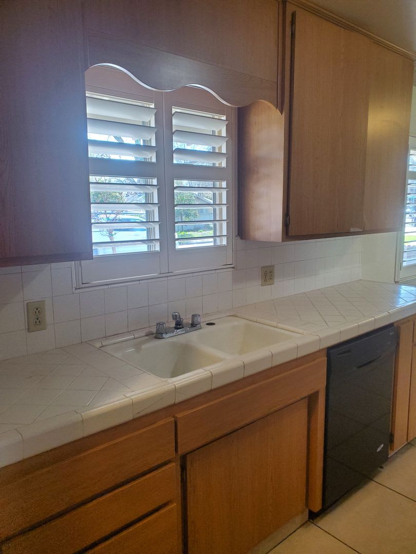 1505 W. RUMBLE RD – photo 3