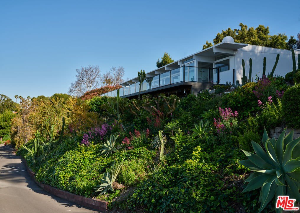12 Deerhill Dr – photo 2