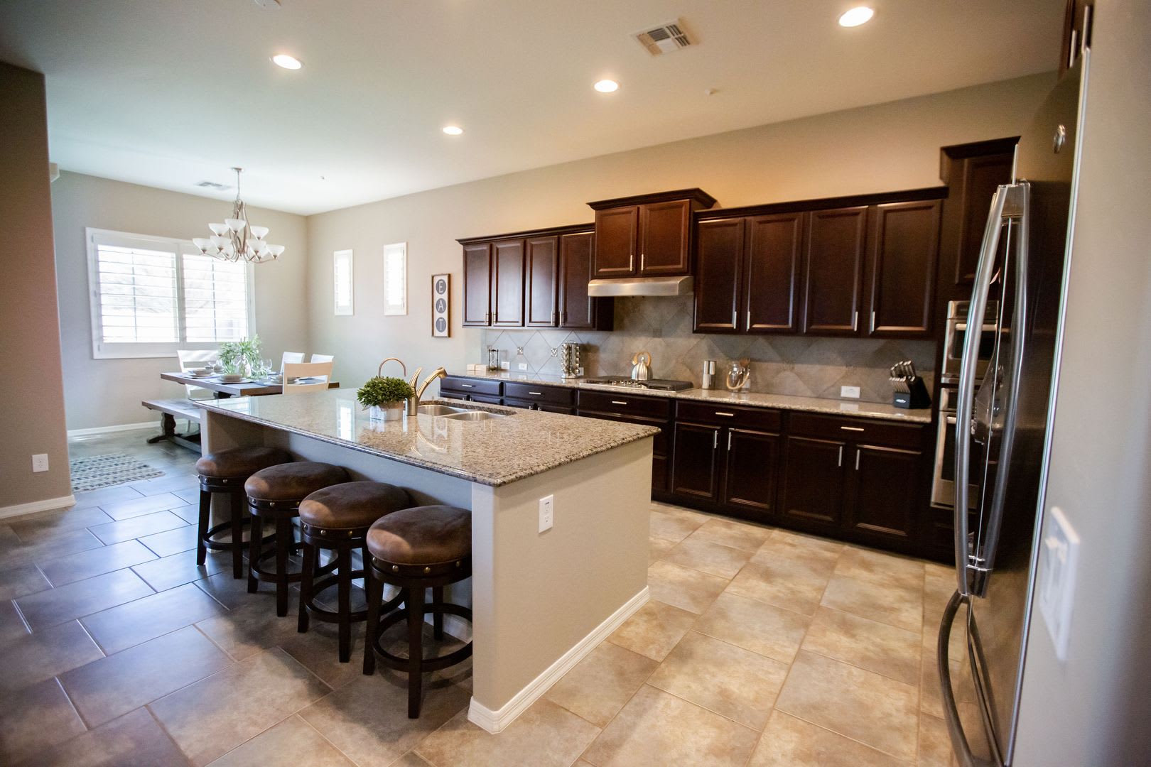 Furnished 3 Bedroom In Chandler – photo 2