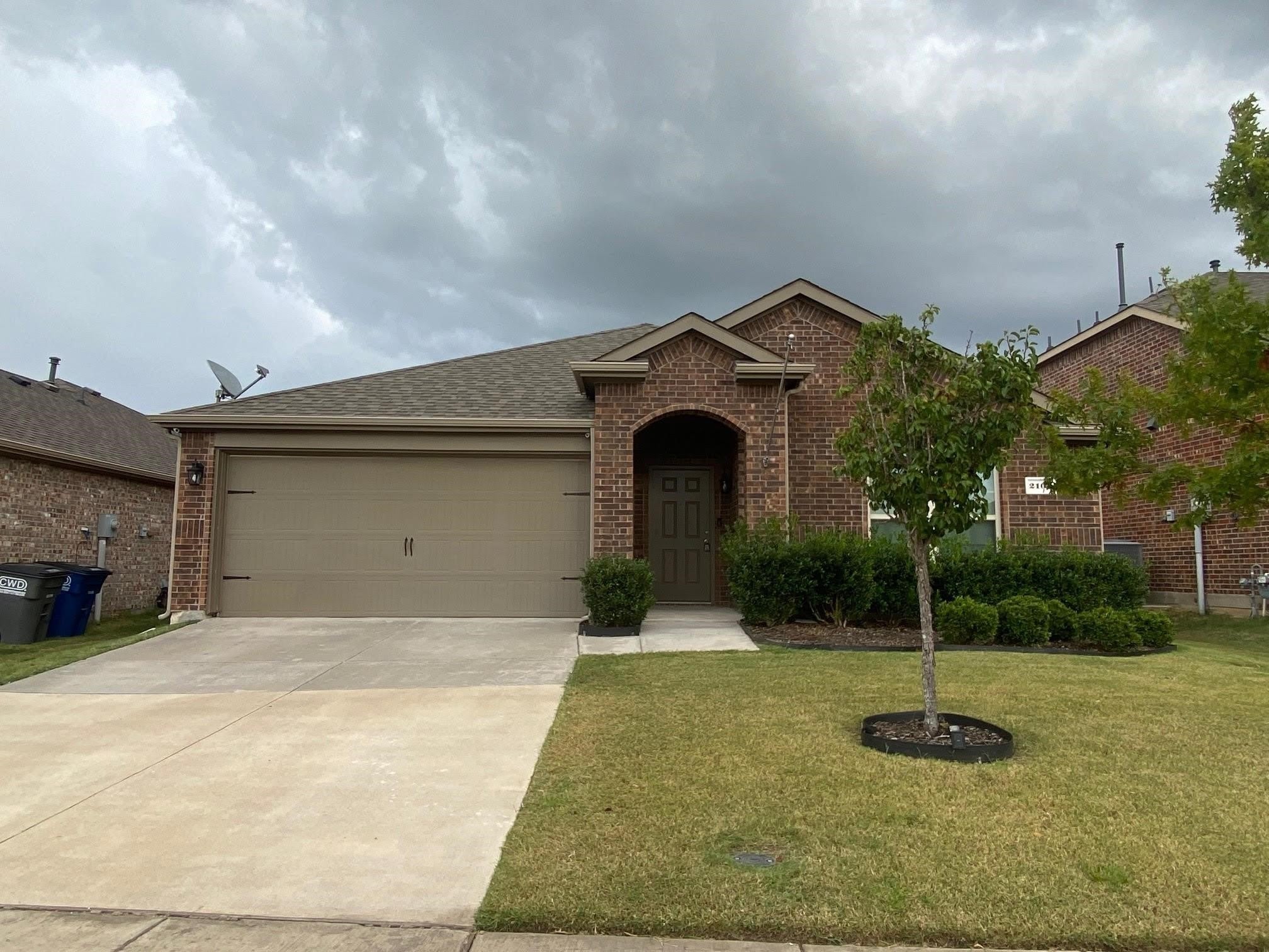 2105 Meadow Park Drive – photo 2