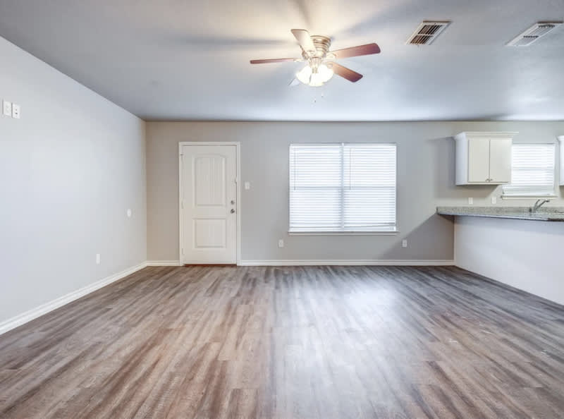 3446 Itasca Street – photo 2