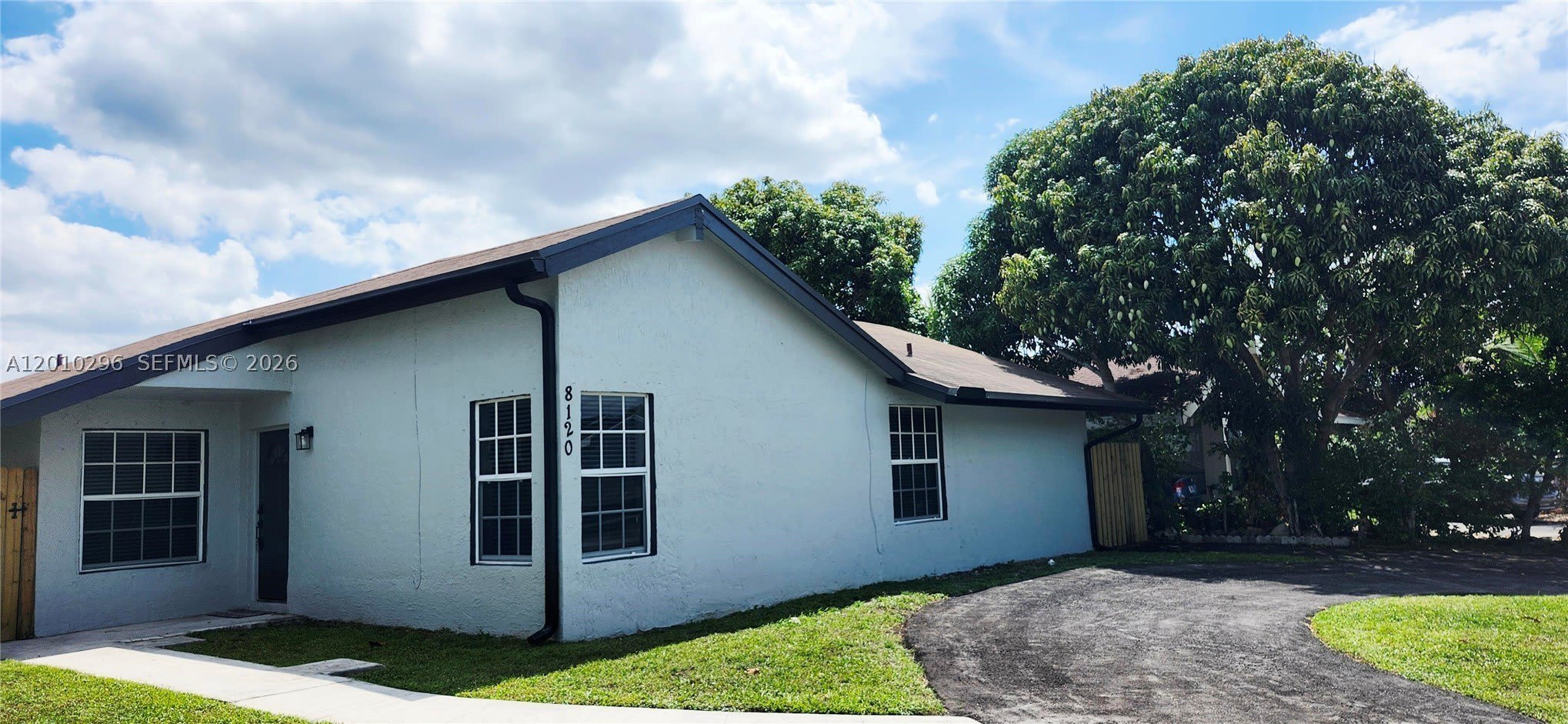 8120 SW 4th Ct – photo 2