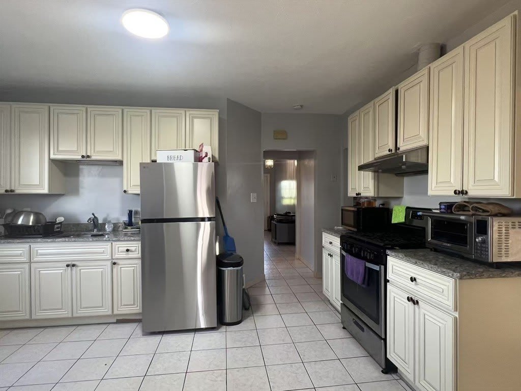161 Liberty St – photo 3