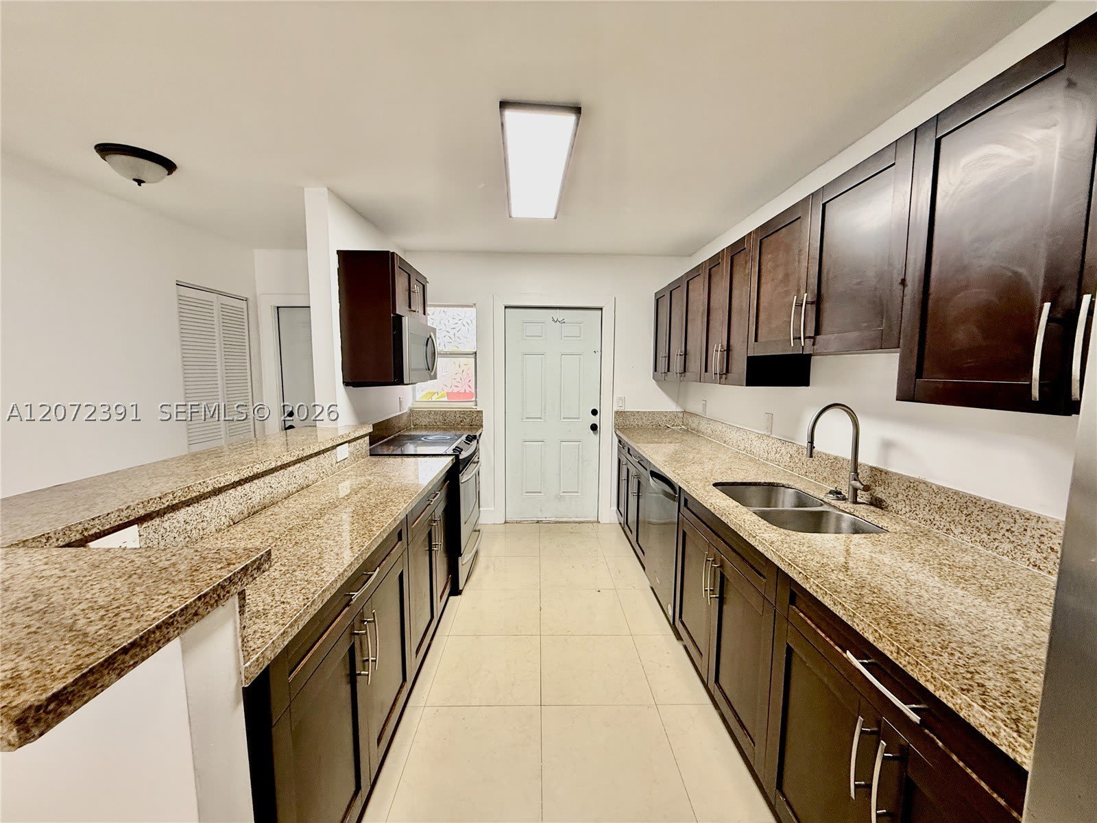 1540 Sw 5Th Pl – photo 4