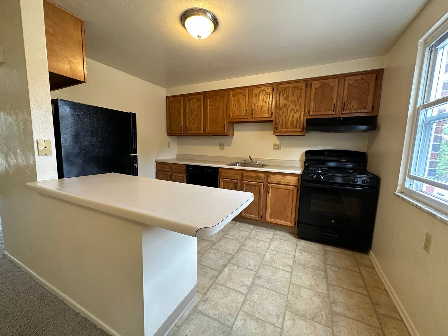 Stunning Two Bedroom Townhome in Plum – photo 1