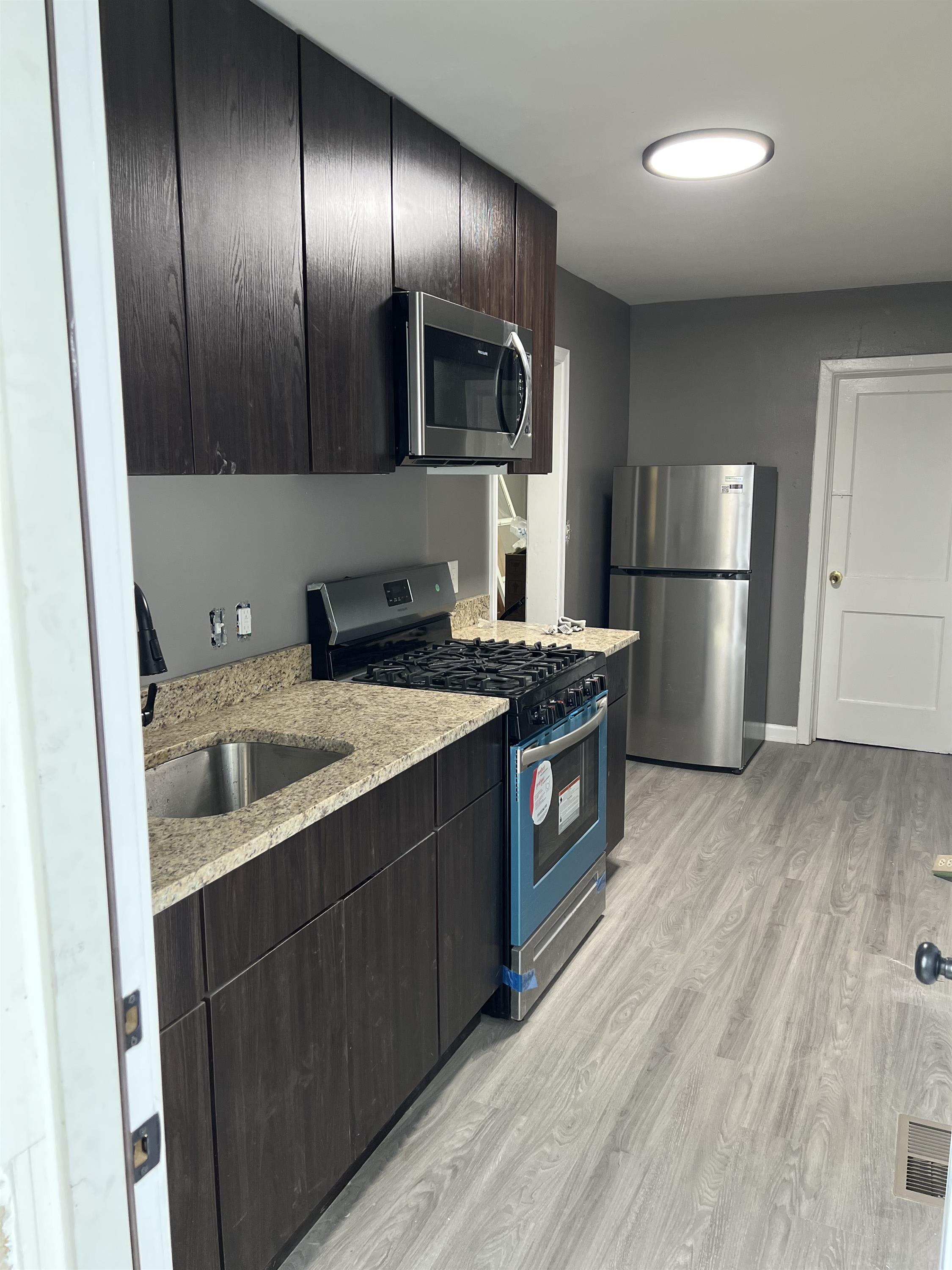 3842 8Th Street 1 – photo 2