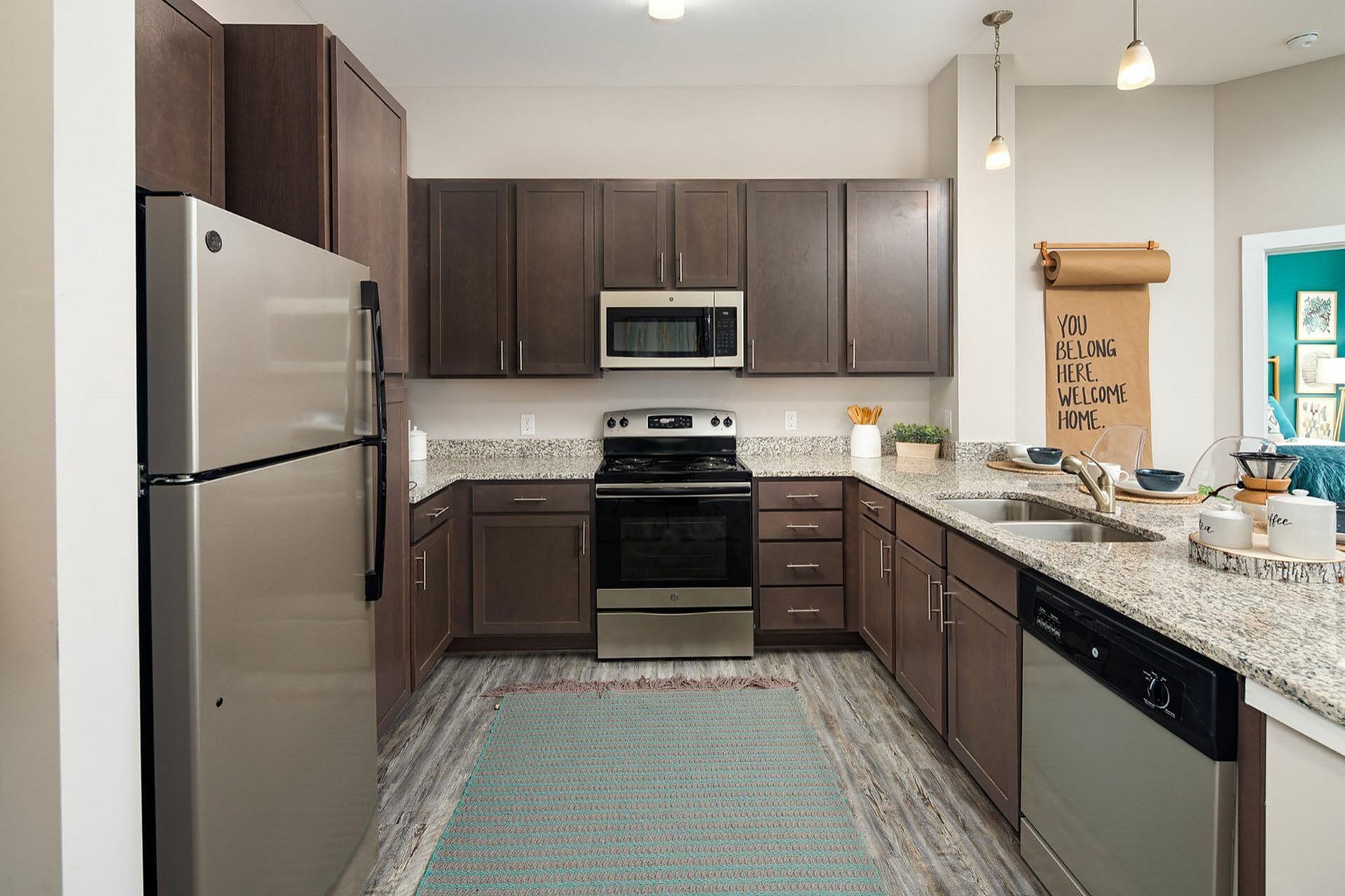 Abberly Solaire – photo 3