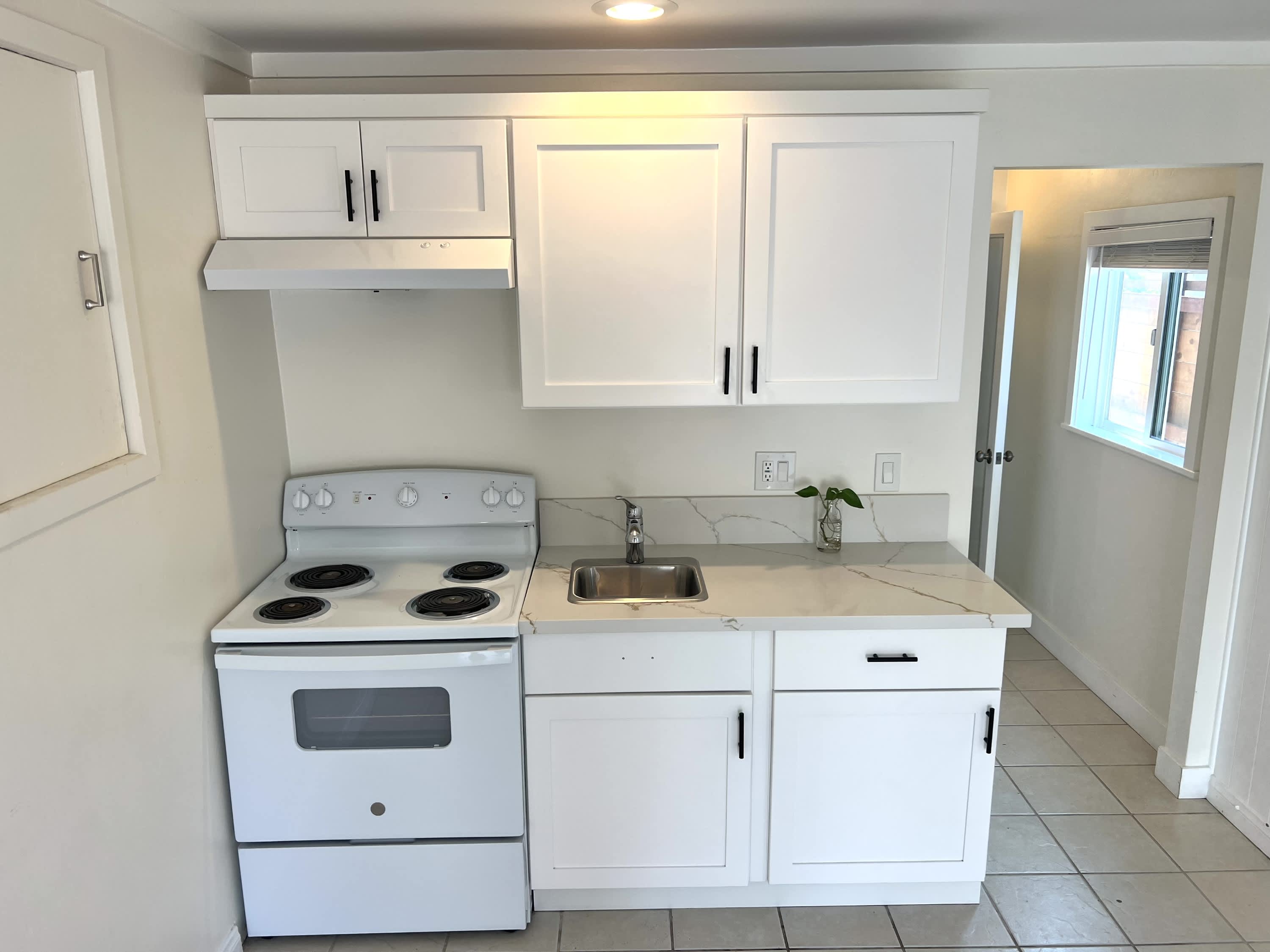 4530 Del Mar Avenue Studio – photo 3