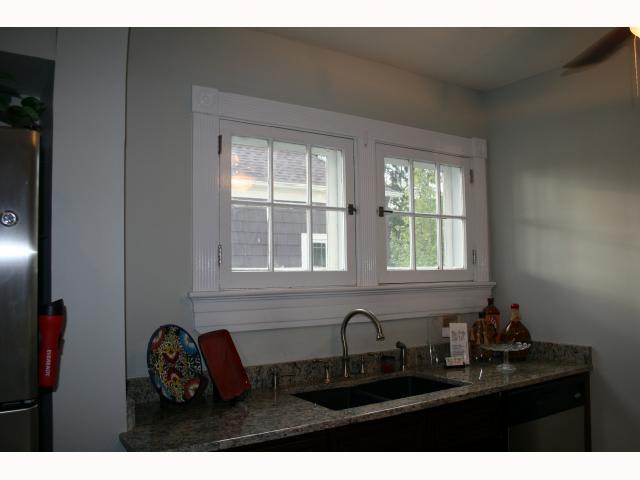 Clintonville Single Family House 3Br With 2 Car Detached Garage – photo 4