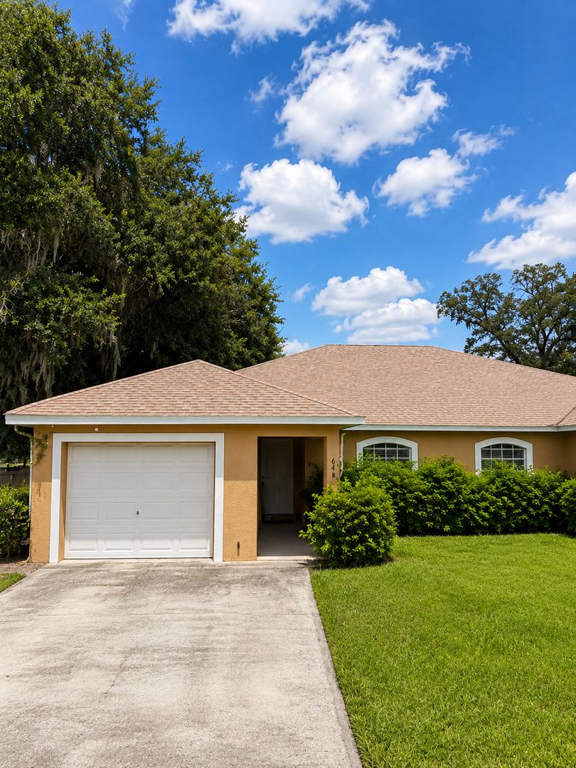 Spacious 3-Bedroom Kissimmee Home with Screened Outdoor Living – 64 Cordona Dr #B – photo 2