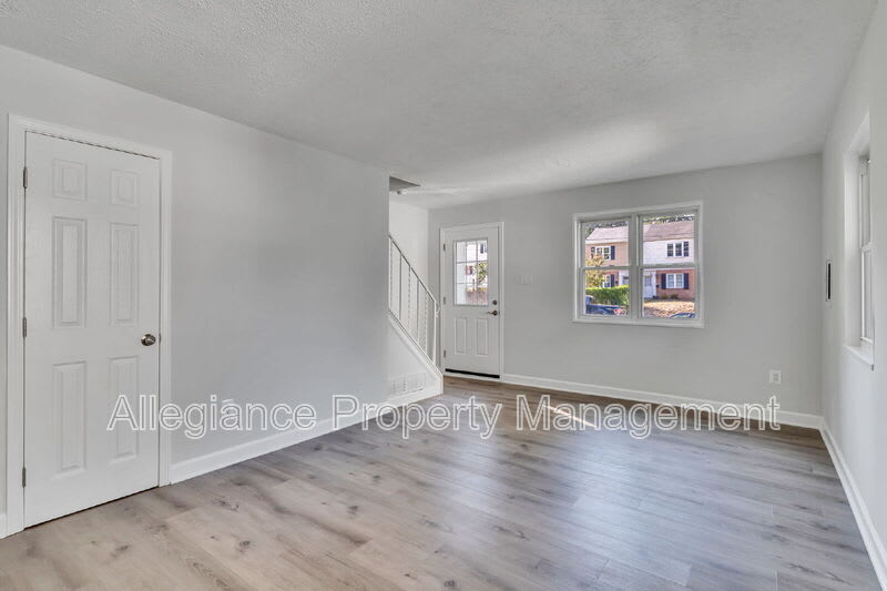 5809 Fifer Drive – photo 5