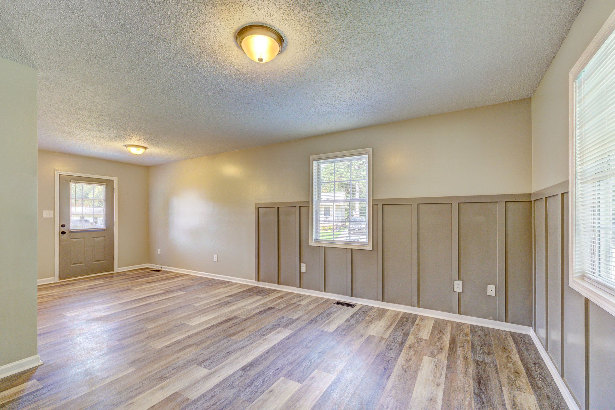 214 Putnam St – photo 5