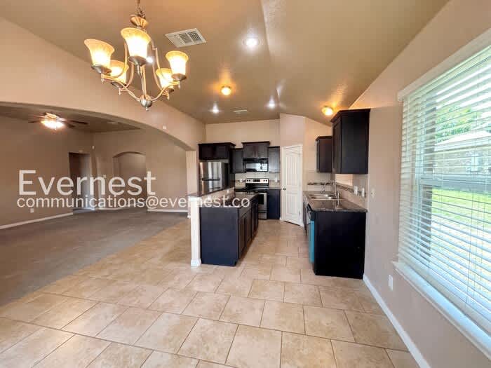 501 West Vega Lane – photo 5