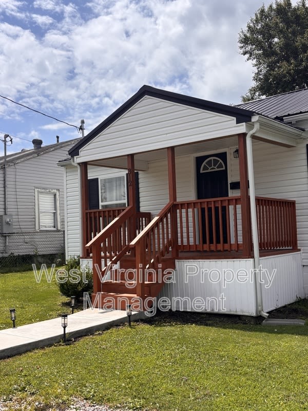 312 Highland St – photo 2