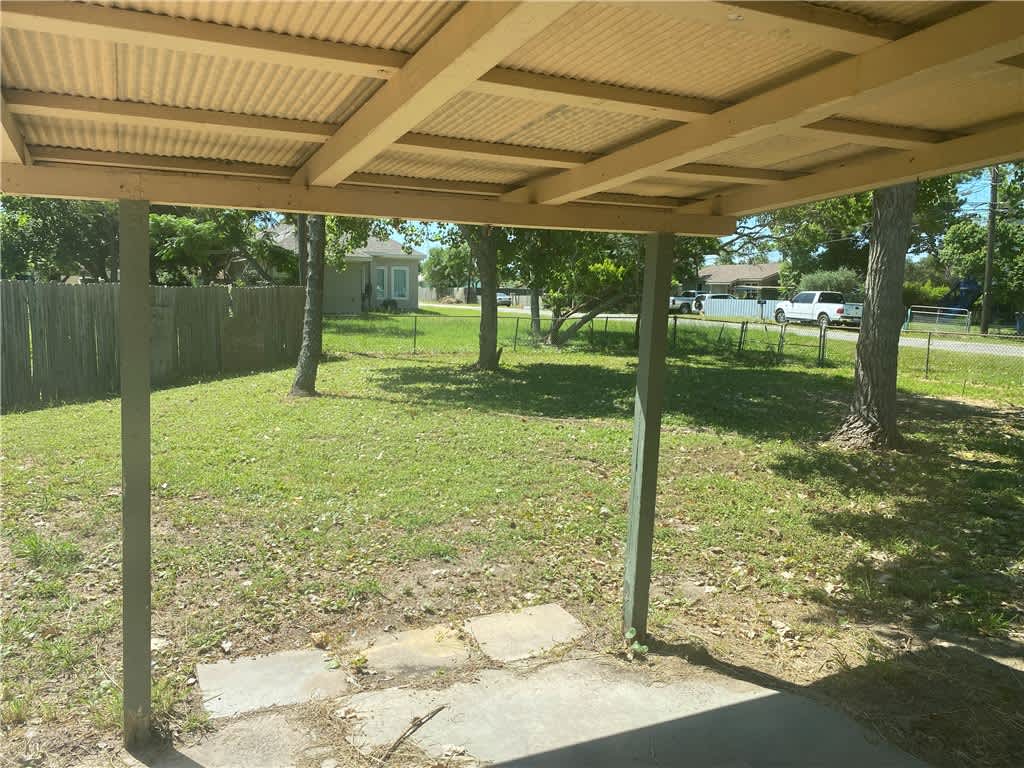 1233 Baywood Lane – photo 4