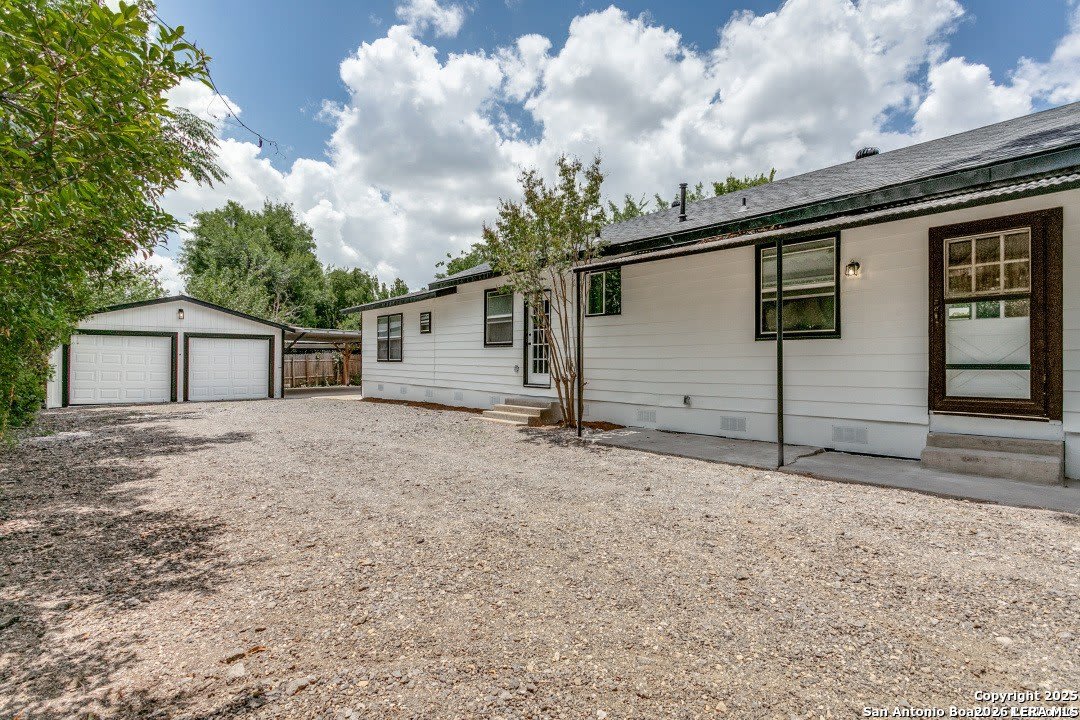 716 Vickers – photo 2