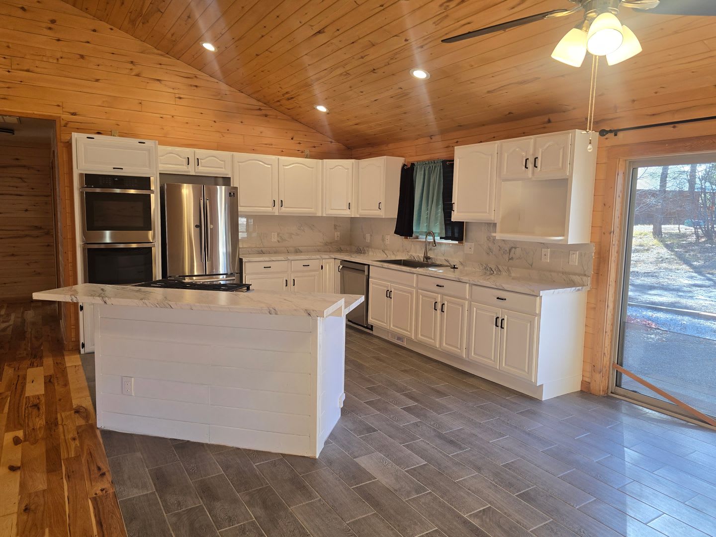 Lovely Lakewood Home – photo 5