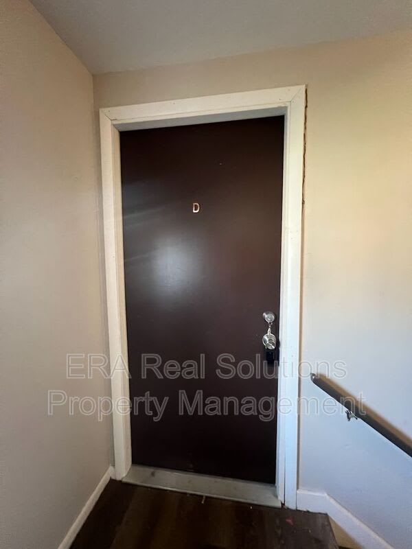 301 S Napoleon Ave – photo 2