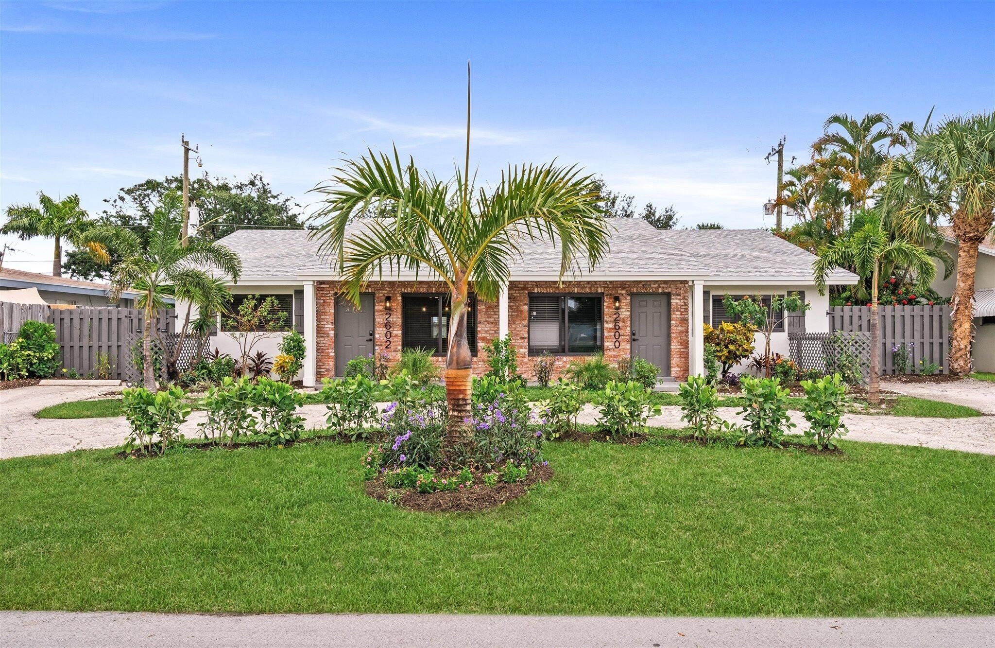 2600 Ne 5Th Avenue – photo 2