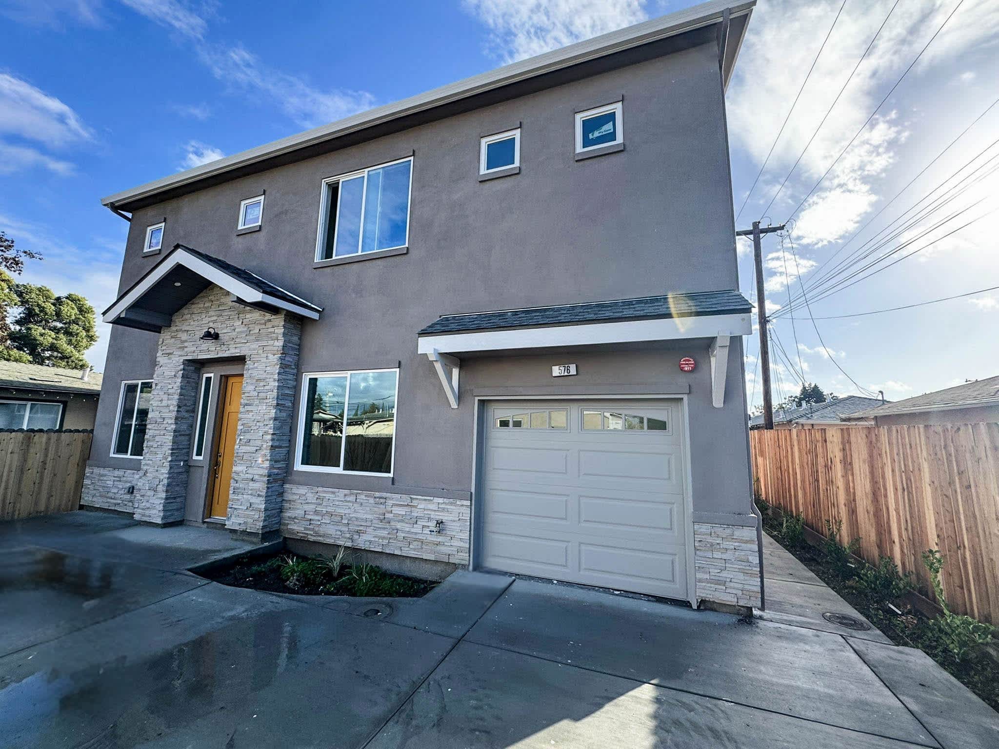 576 Marin Ave – photo 1