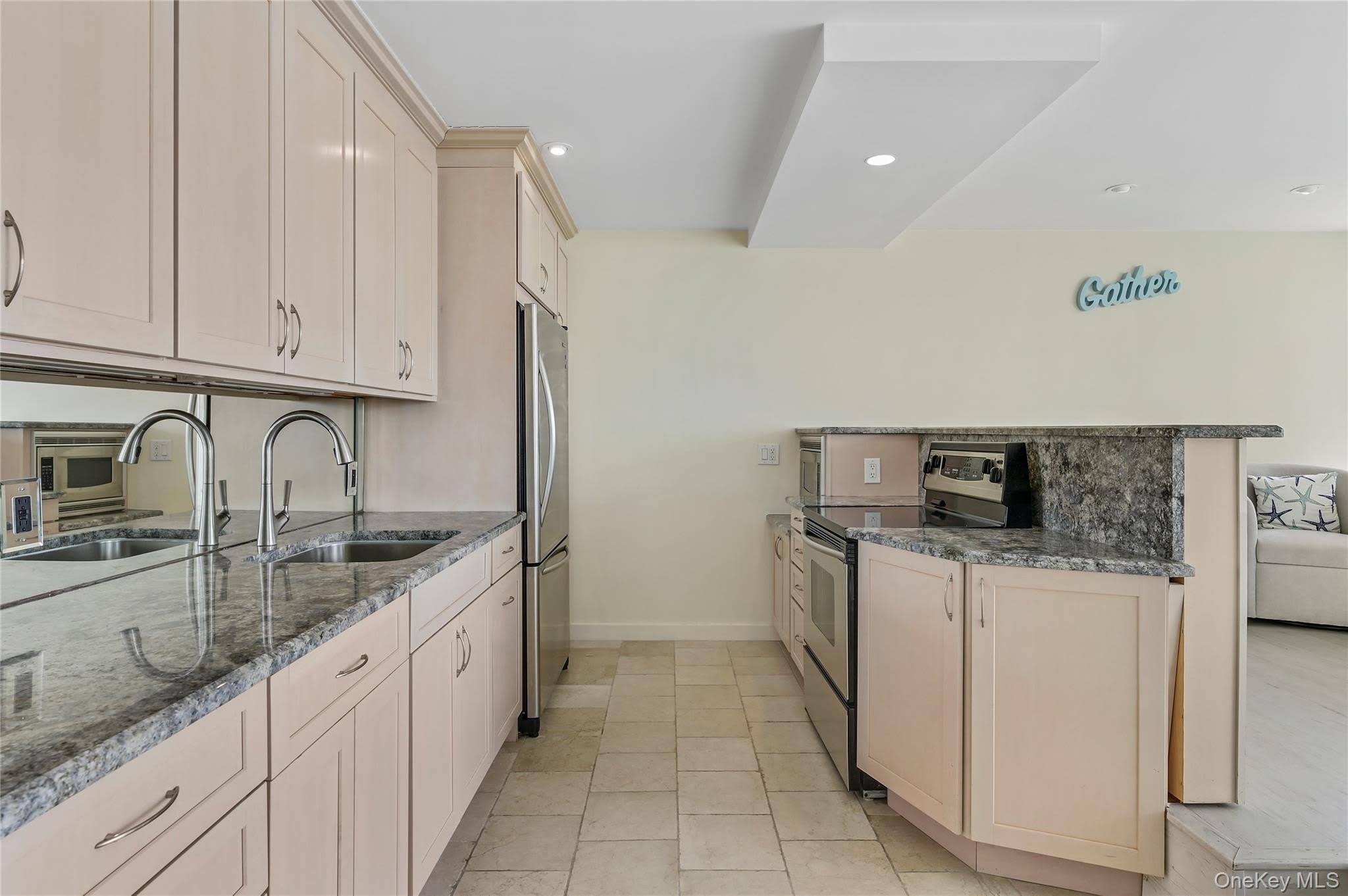 265 Dune Road – photo 3