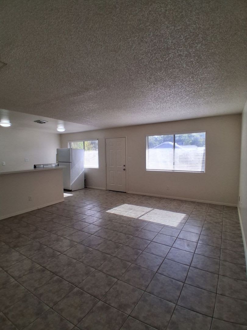 2665 N Wishon Ave Otr – photo 5
