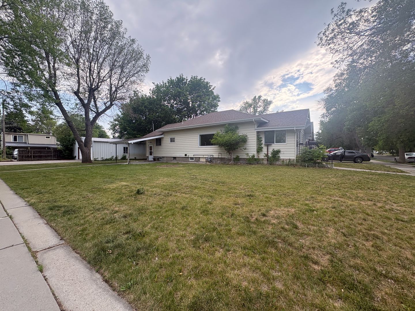 4 Bedroom 2 Bathroom House – photo 2