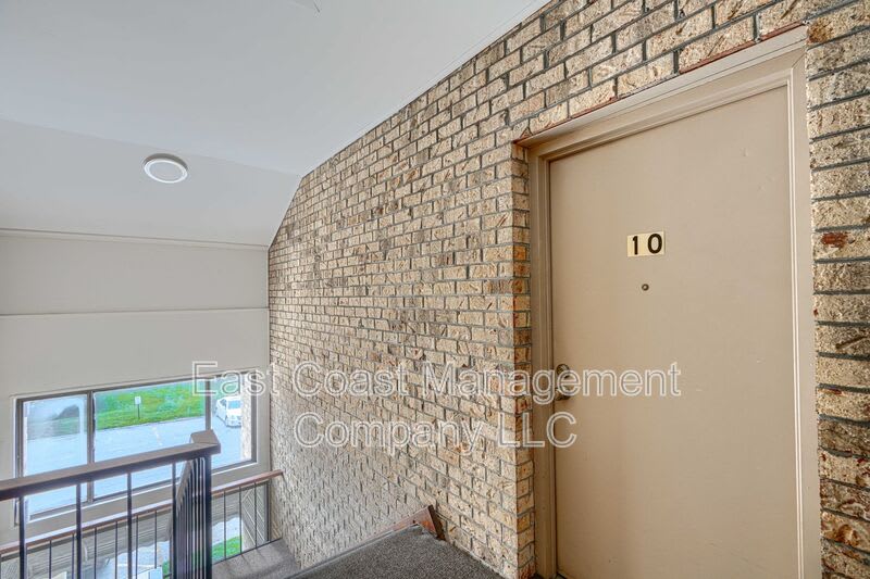 3928 Rolling Rd – photo 3