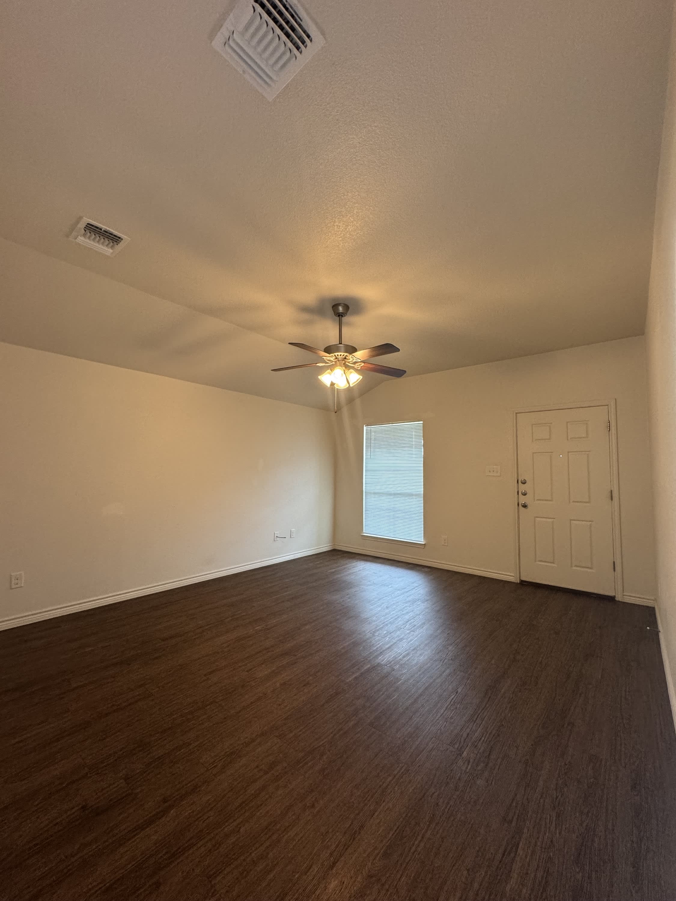 1521 Justin Loop – photo 3